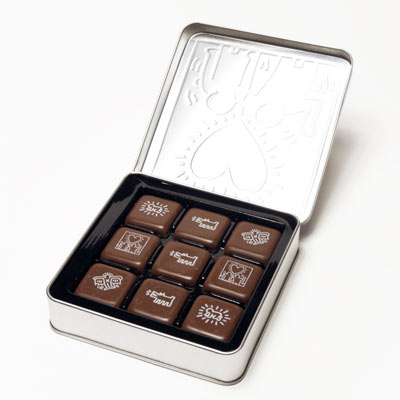 Chocolats Boite Heart Carre Keith Haring  10,90 € - Stickboutik.com