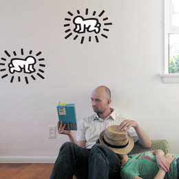Sticker muraux originaux et inédits par Keith Haring